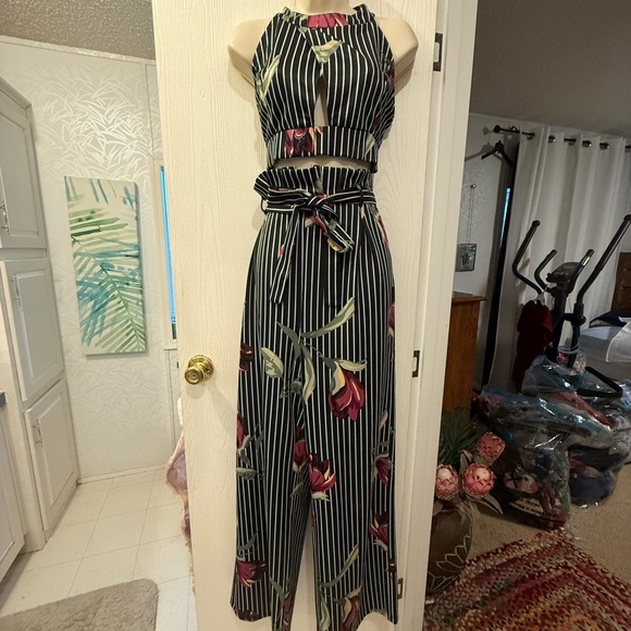 VENUS Black Striped Wide-Leg Pants with Pink Floral Print and top - Picture 2 of 10